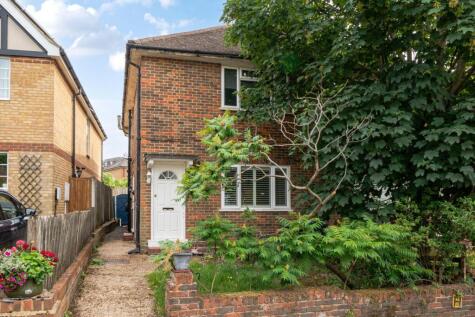Wolsey Grove, Esher, KT10