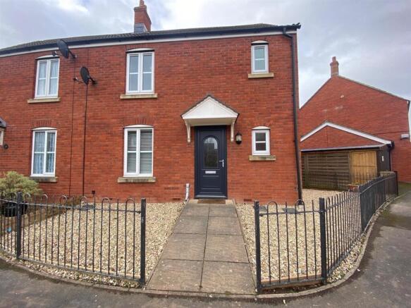 3-bed house on Halyard Drive, Bridgwater, Somerset, £247,500