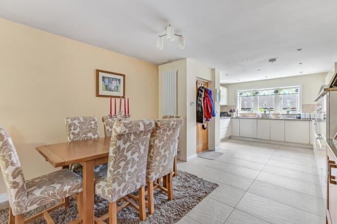 3 bed Bungalow for sale Image 4