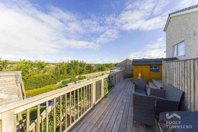 Side Decking Area