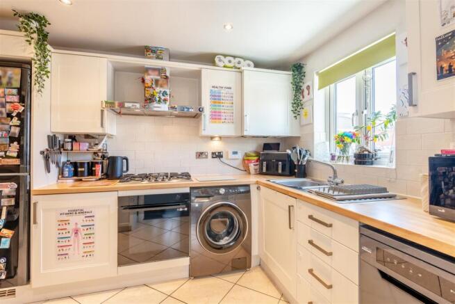 8694519-interior17.jpg