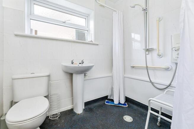 2 bed Semi-Detached Bungalow for sale Image 6