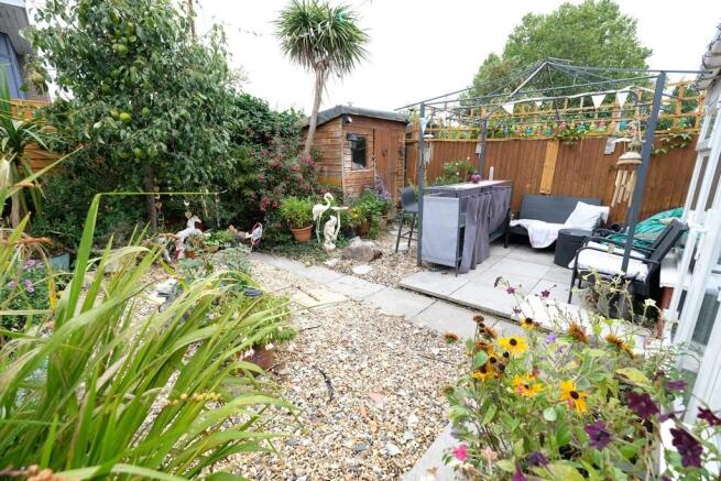 GARDEN 