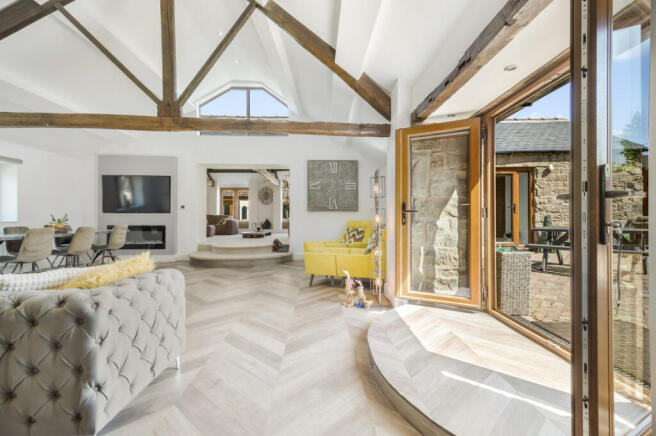 4 bed Barn Conversion for sale Image 12
