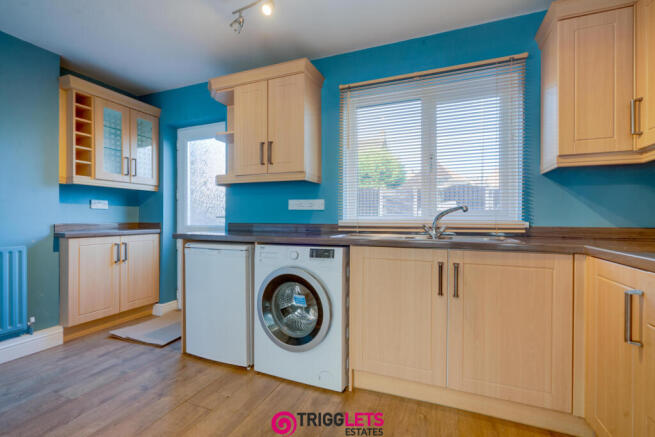 2 bed Terraced to rent Image 7