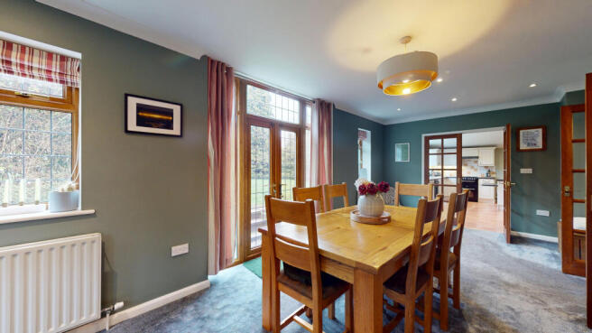 4 bed Detached for sale Image 8
