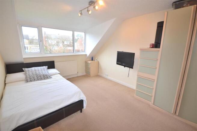 BEDROOM 2