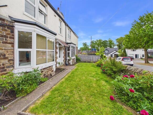 5 bed Semi-Detached for sale Image 3