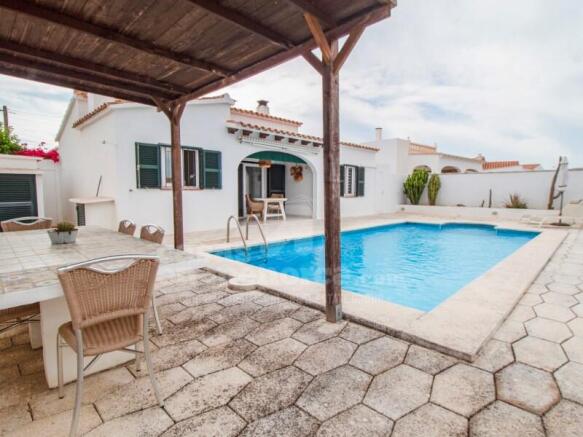 Villa with license and pool in Cala'n Porter