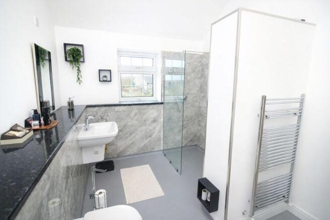 en suite shower room
