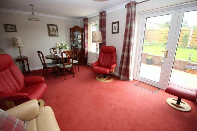 Lounge/Dining Room