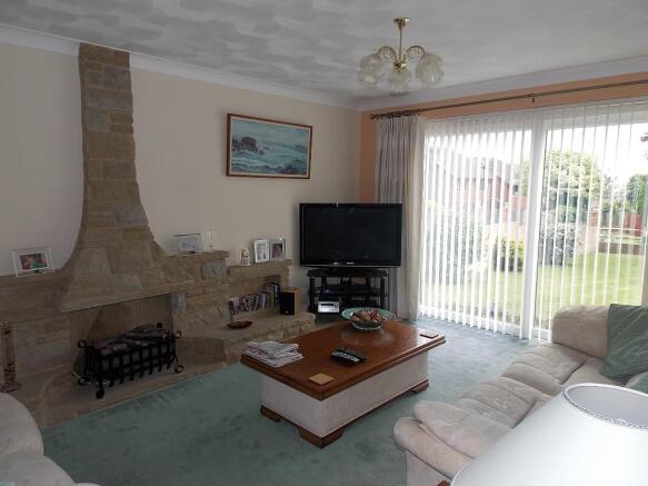 Lounge/dining rm