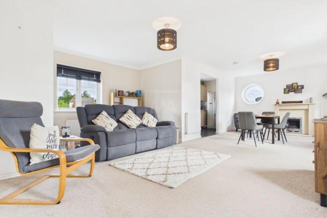 Lounge/Dining Room
