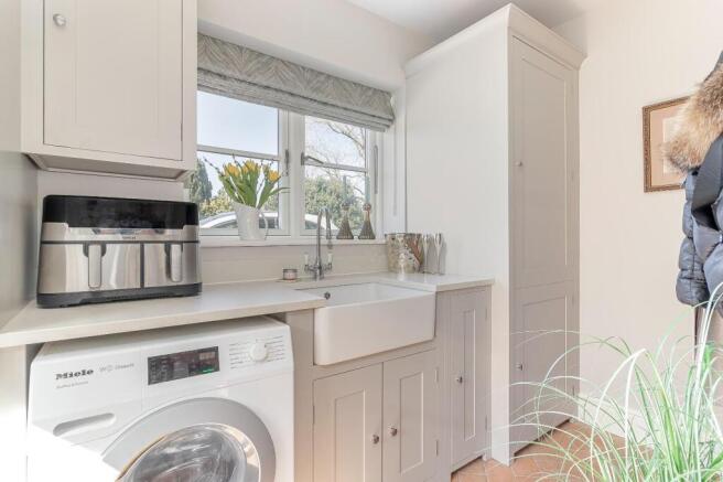 4 bed Detached for sale Image 6