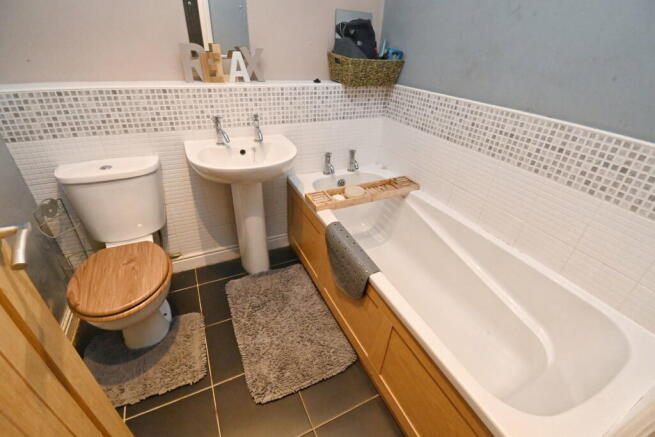 3 bed Town House for sale Image 6