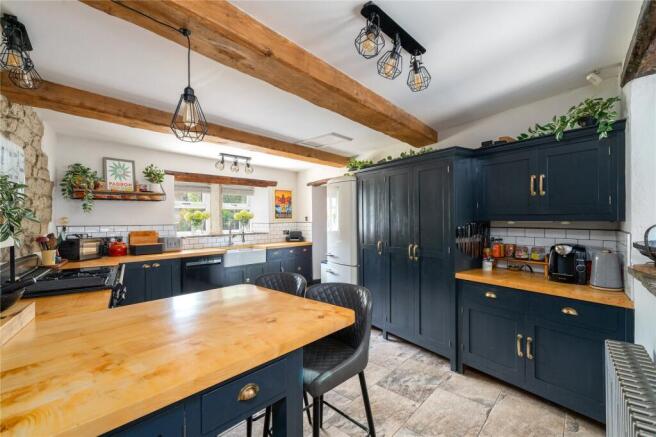 4 bed Detached for sale Image 4