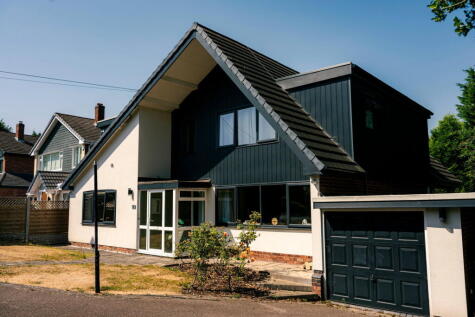 Poplar Rose, Little Aston, Sutton Coldfield, B74 4HT