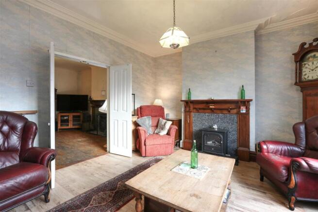 Living Room3.jpg
