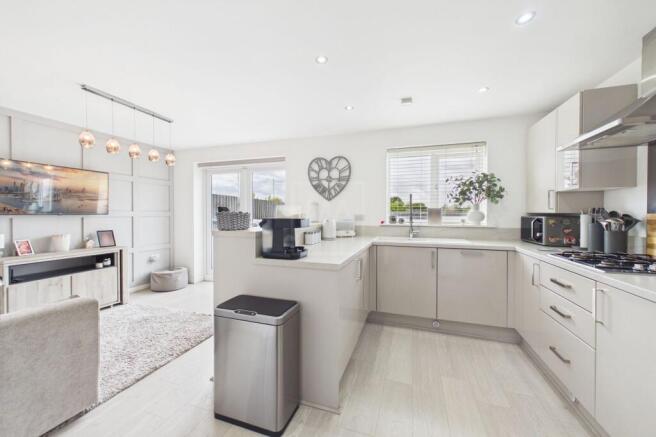 Kitchen/Living Area