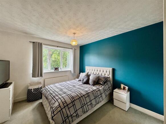 4 bed Detached for sale Image 4