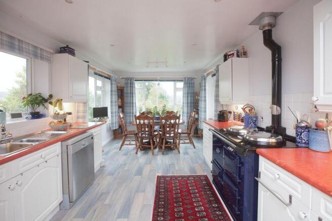 Kitchen / Dini...