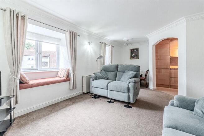 2 bed Apartment for sale Image 3