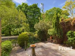 3, Island Close, Staines-upon-thames TW18 4YZ