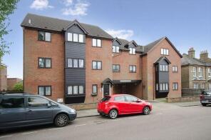 Flat 2, 15 Barclay Court, Dale Grove, North Finchley, London N12 8XB