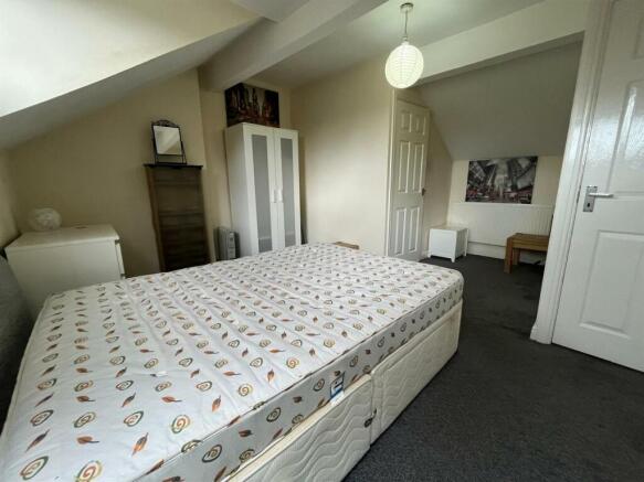 bed 3jpg
