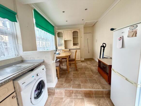 2 bed Semi-Detached Bungalow for sale Image 4