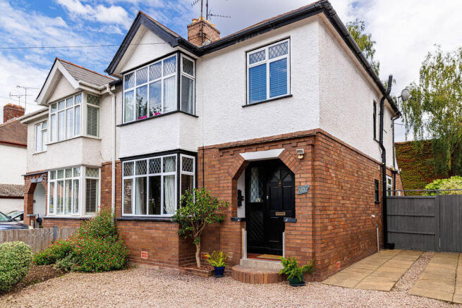 3-bed semi-detached on Greyfriars Avenue, Hereford, £295,000