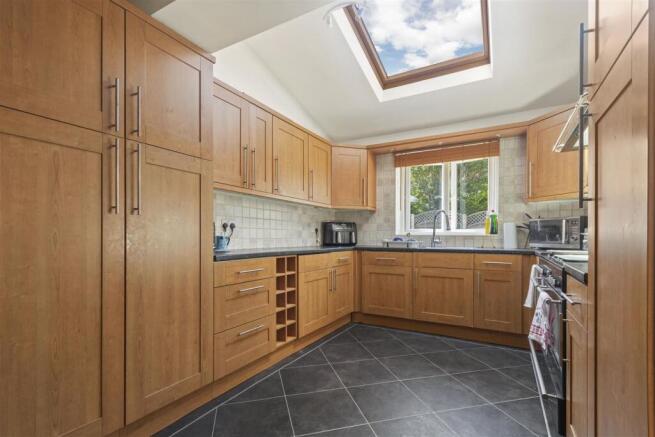 3 bed Detached for sale Image 6