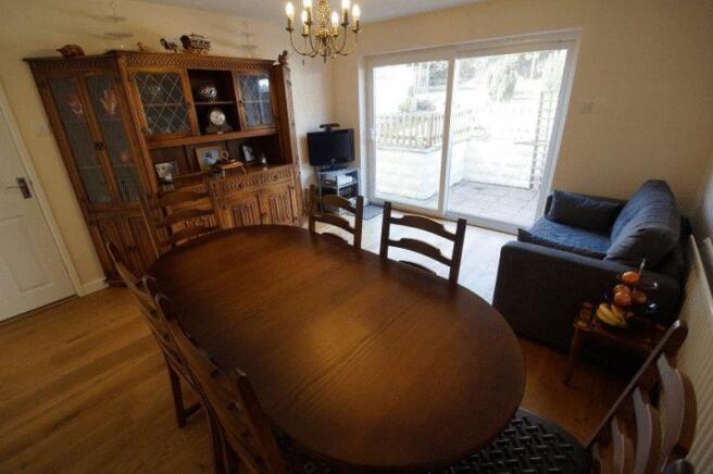 dining room/bed 4