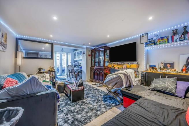 21 Norwich Avenue...