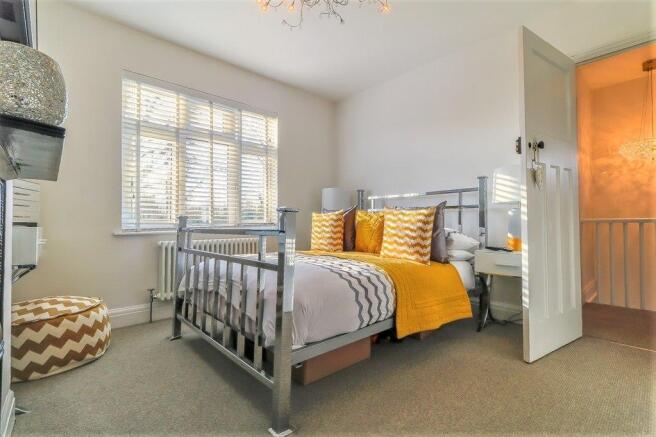 bed 1 barr.jpg
