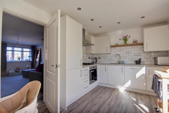 3 bed Semi-Detached for sale Image 6