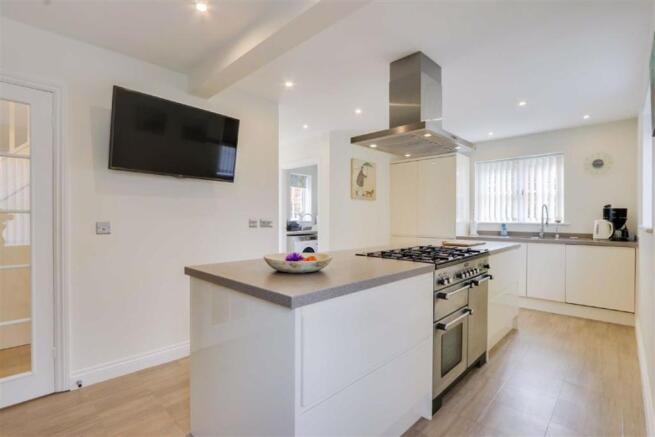 KITCHEN BREAKFASTROOM