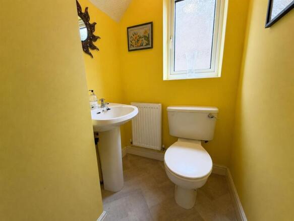 3 bed Semi-Detached for sale Image 8