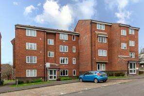 4, St Leonards Park, East Grinstead RH19 1EE