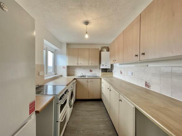 2 Peveril Kitchen.jpeg