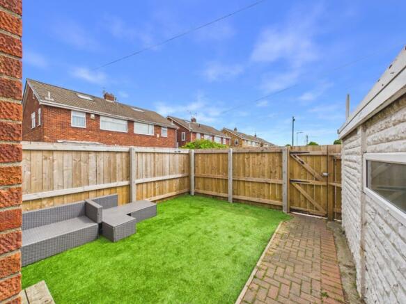 3 bed Semi-Detached for sale Image 12