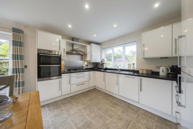 43 Shakerley Close-006.JPG
