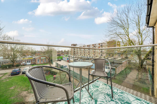 1401916-7-698c631...