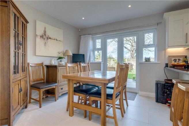 4 bed Detached for sale Image 4