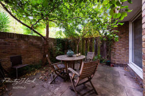 7, Cloysters Green, London E1W 1LU