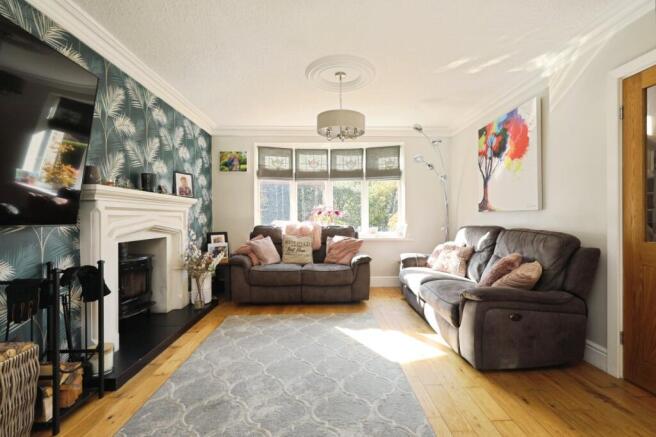 4 bed Detached for sale Image 9