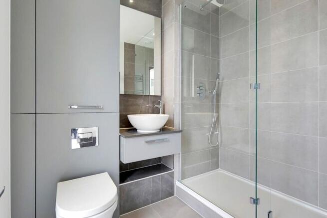 14_Master_Ensuite_8