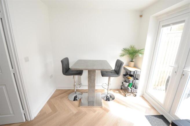 2 bed Semi-Detached for sale Image 4