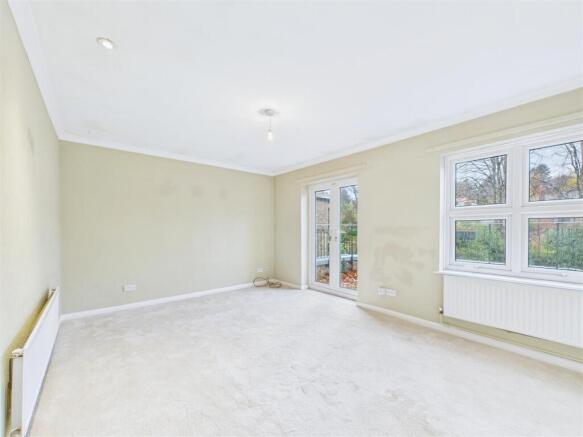 4 bed Detached for sale Image 7