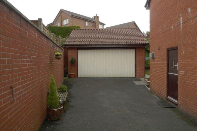 driveway/garage